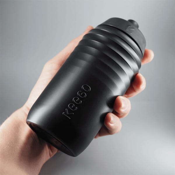 Keego Trinkflasche 500 ml Dark Matter - Sportflasche mit Innenbeschichtung aus Titan
